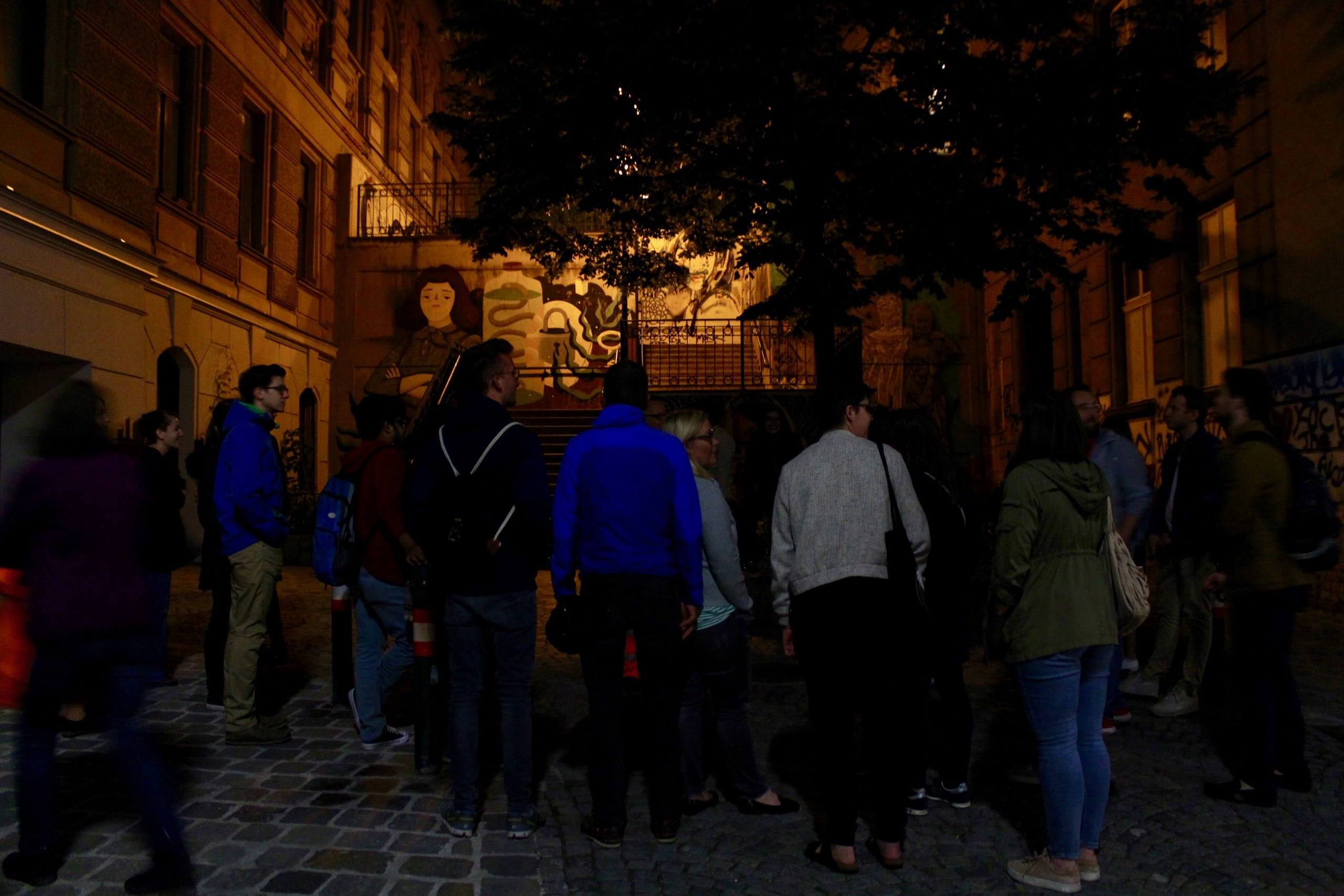 https://whoosh.wien/uploads/NIGHT-ST-ART-GRP-COLLECTING.jpg